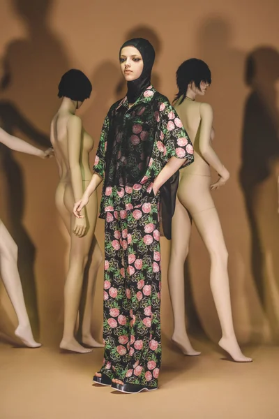 Look 28